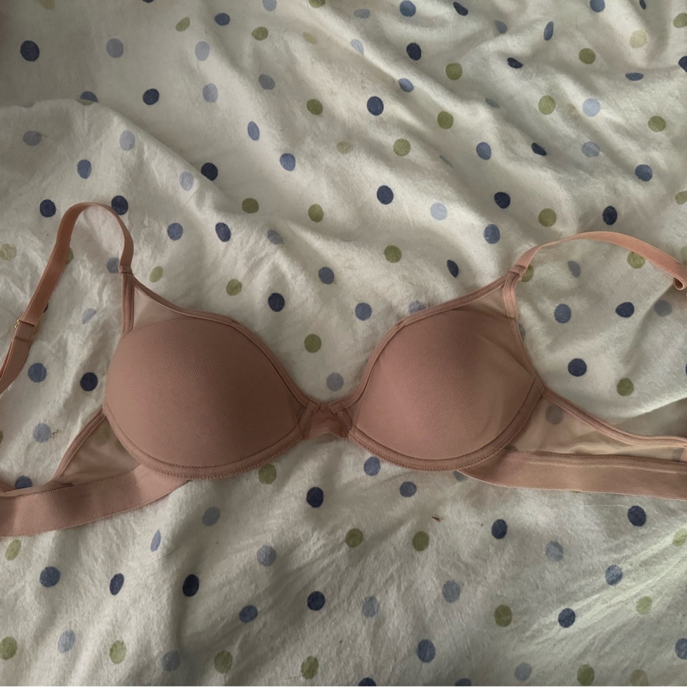 Pepper like new 34a bra in beige